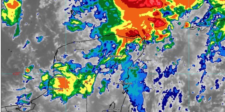 Prevén Cielo nublado con lluvias puntuales muy fuertes en Quintana Roo