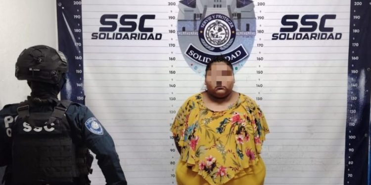 Detienen a narcomenudista con al menos 100 dosis de drogas en Playa del Carmen