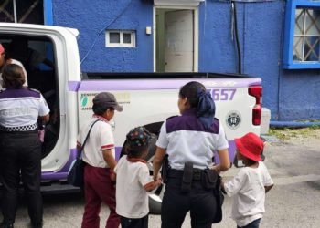 Autoridades de Cancún logran el rescate de cuatro menores que eran obligados a vender dulces