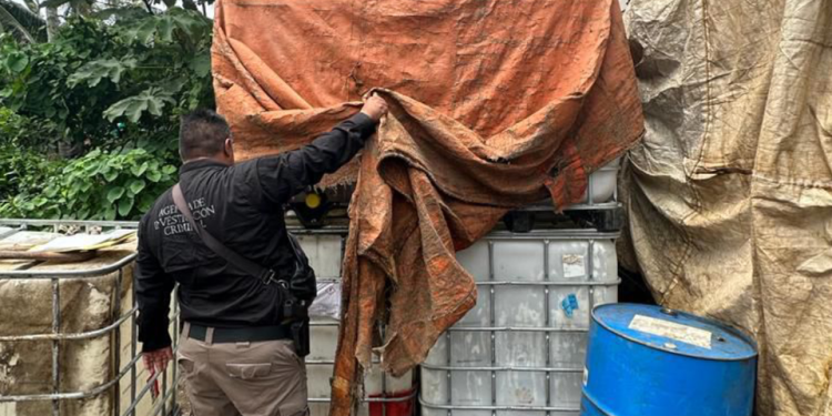 Asegura FGR 369 litros de hidrocarburo en cateo a inmueble en Cunduacán