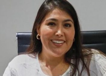 ESTEFANIA SALVO A PLAYA, MIRELLA DIAZ FUERA DEL GOBIERNO