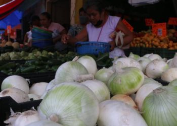 Aumento del 50% en el precio de verduras por calor extremo y lluvias en Tabasco