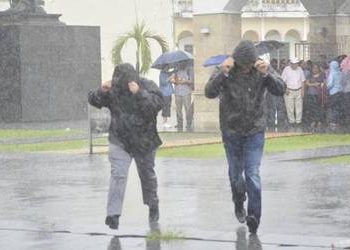 Continuarán las lluvias intensas en Tabasco este lunes, advierte Conagua