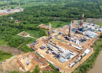 Pemex acelera producción en el campo Bakté de Tabasco con 53 mil barriles diarios