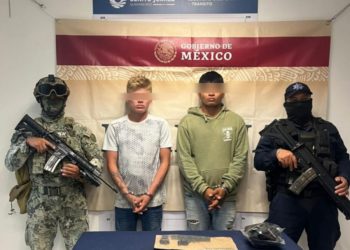 Capturan a dos sujetos por delito de portación de arma de fuego en Cancún