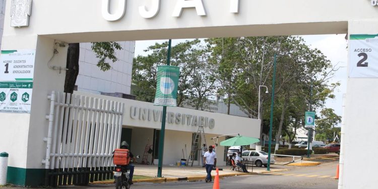 FGE se compromete a investigar a fondo el asesinato de Estefany, exalumna de la UJAT