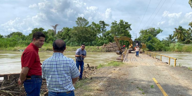 Río Pichucalco retoma su nivel en Teapa tras liberación de tapón de residuos