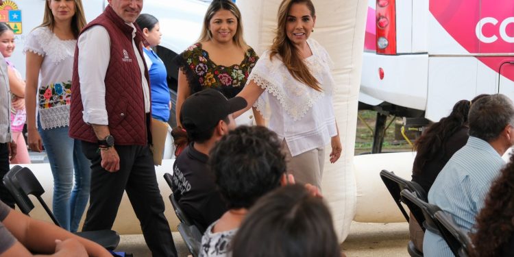 Para atender el rezago alimentario en Tulum, Mara Lezama entrega paquetes del programa “Comemos Tod@s”