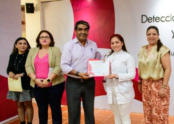 SEQ refuerza promoción y cuidado de la salud sobre la detección oportuna del cáncer de mama entre su base trabajadora