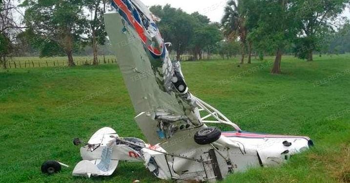 Cae avioneta fumigadora en la ranchería Aztlán, Centro; piloto ileso