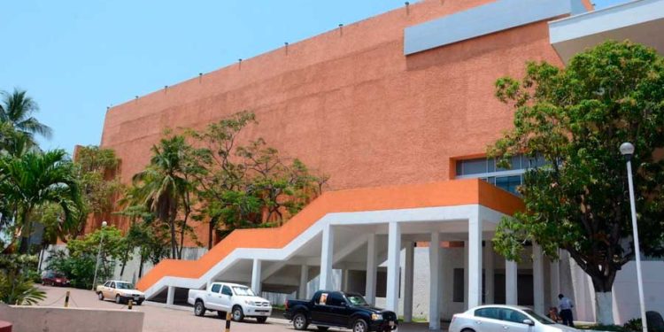 Gobernador de Tabasco anuncia posible venta del viejo Centro de Convenciones; se realizará consulta ciudadana