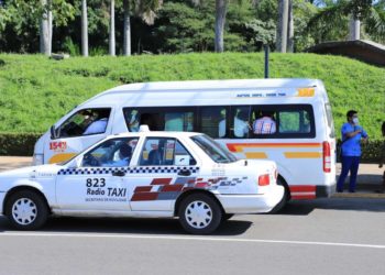 Taxistas respaldan rechazo ciudadano al cobro con taxímetro en Tabasco