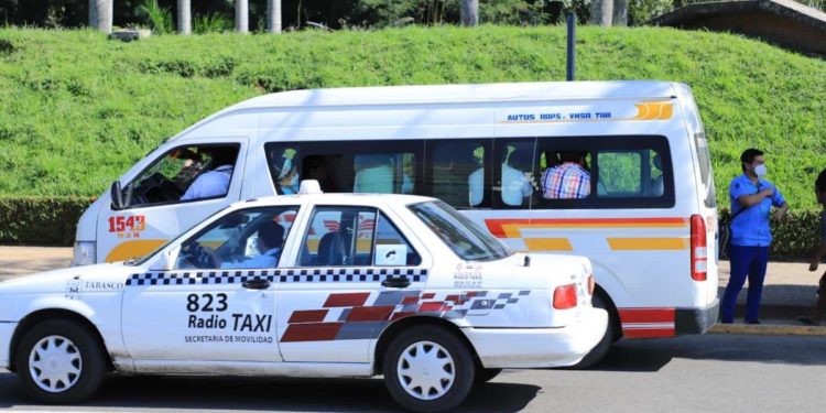 Taxistas respaldan rechazo ciudadano al cobro con taxímetro en Tabasco