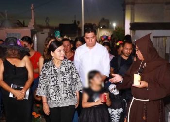Recorrido guiado por el Panteón Central revive la historia de personajes ilustrados de Villahermosa