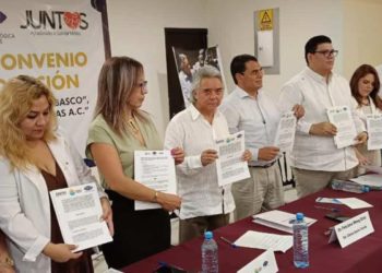 Firman convenio para brindar beneficios médicos a 50 mil tabasqueños en 74 especialidades