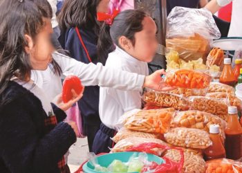 Diputado pide reforzar la vigilancia para evitar la venta de comida chatarra en escuelas de Tabasco