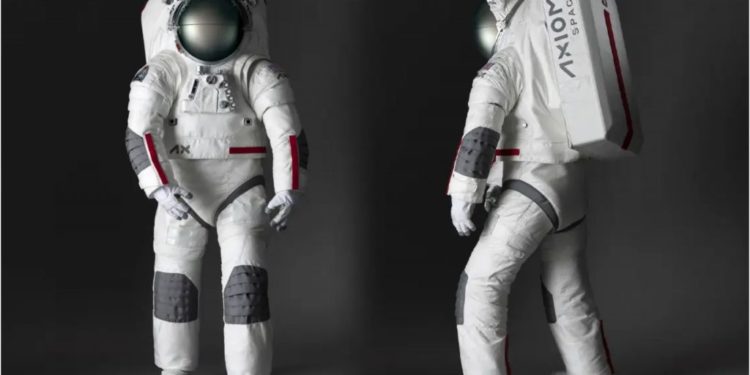 Axiom Space y Prada presentan nuevo diseño de traje espacial AxEMU