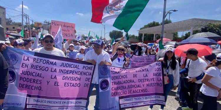 Empleados del Poder Judicial en Tabasco se suman a protesta nacional contra reforma judicial