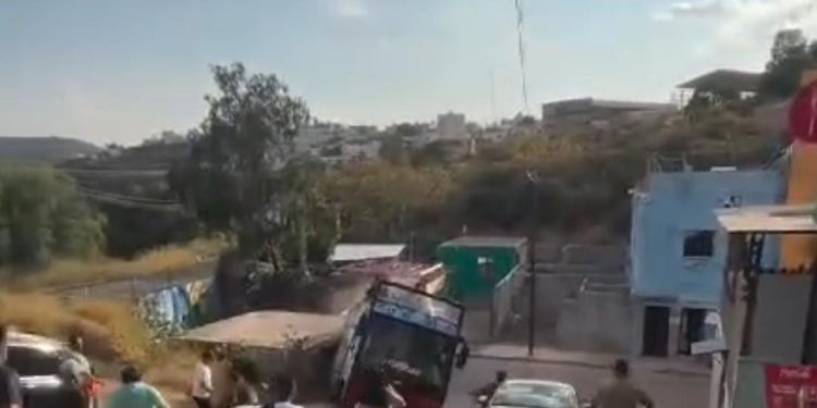 Santa Fe Klan sufre incidente durante un recorrido en Guanajuato