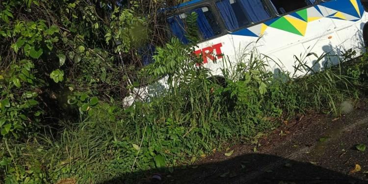 Muere mujer tras ser arrollada por un camión de pasajeros en la Cárdenas-Comalcalco