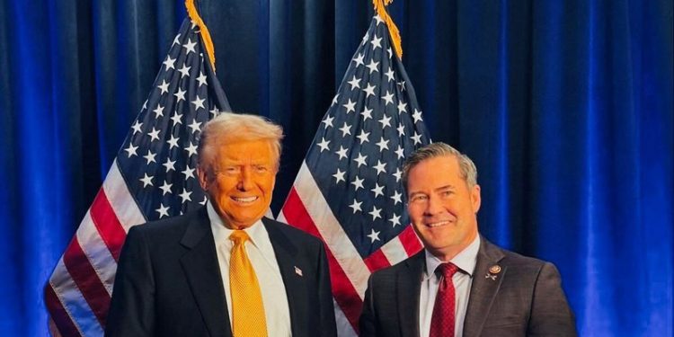 Donald Trump anuncia a Michael Waltz como su próximo asesor de seguridad nacional