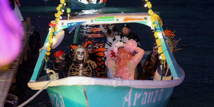 Gobierno de BJ conserva las tradiciones con el Janal Pixán en Puerto Juárez