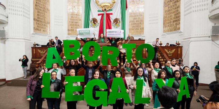 El Estado de México hizo historia y se convirtió en el estado número 18 a nivel país en despenalizar el aborto