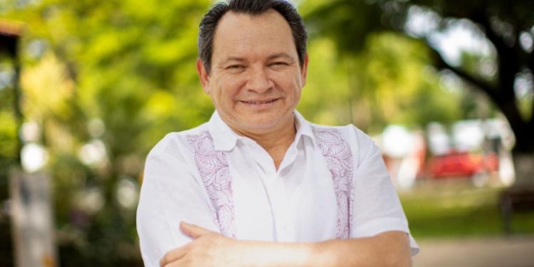 Joaquín Díaz Mena, anunció la apertura de nuevos créditos “Isstey Plus