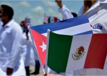 Llegan a Tabasco 14 médicos cubanos para fortalecer la atención en municipios alejados