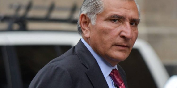 Adán Augusto evita comentar sobre declaraciones de Javier May sobre administraciones pasadas y crimen organizado