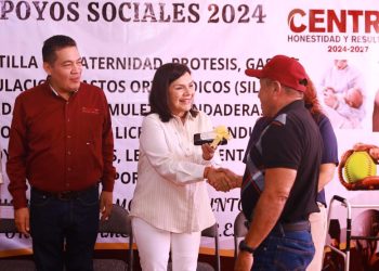 Ayuntamiento de Centro entrega apoyos sociales a trabajadores sindicalizados
