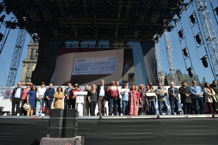 Clara Brugada, inicio con la entrega de apoyos del Programa Ingreso Universal Ciudadano