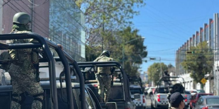 Directivos de seguridad pública y a alcaldes son detenidos en un operativo denominado «Enjambre» en Edomex