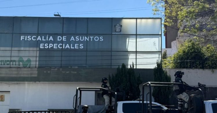 Directivos de seguridad pública y a alcaldes son detenidos en un operativo denominado «Enjambre» en Edomex