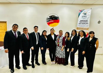 Nueve tabasqueños inician carrera en Alemania como enfermeros