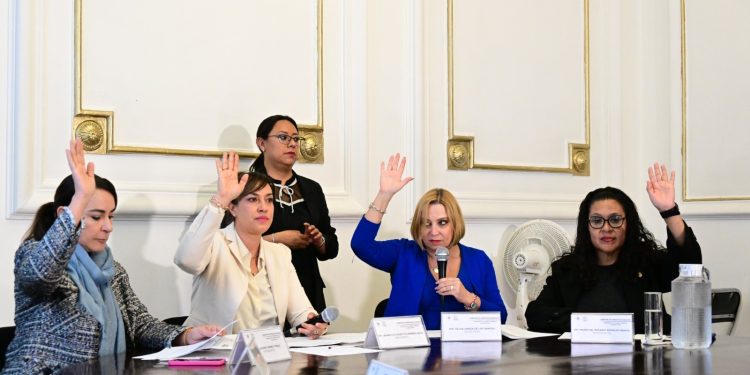 Comisión busca promover inclusión de personas de talla baja