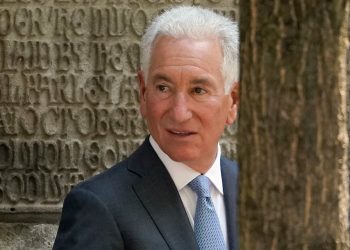 Donald Trump designa a Charles Kushner como embajador de Francia