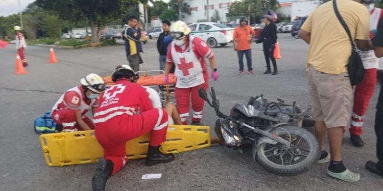 Accidente en moto deja dos niños heridos en la avenida Kabah