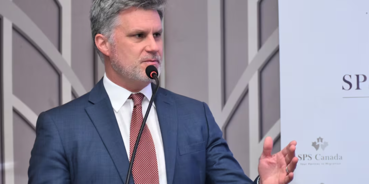 Ministra designa a Cameron Mackay como nuevo embajador de Canadá en México