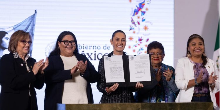 Claudia Sheinbaum firma decreto constitucional para la igualdad sustantiva de las mujeres