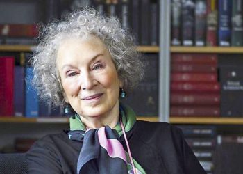 «Mucha gente que voto por Trump tenía miedo a Kamala Harris como mujer negra»: Margaret Atwood