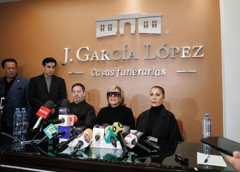 Silvia Pinal murió “en paz, tranquila y bella”, aseguran sus hijos