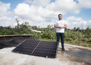 Programas de Bienestar impulsan el uso de paneles solares en zonas rurales para reducir el rezago energético