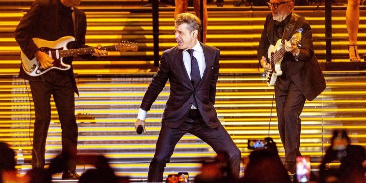 Preparan escenario para concierto de Luis Miguel en Villahermosa