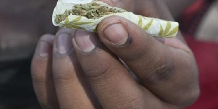 Adicciones impulsan deserción escolar, violencia y enfermedades de transmisión sexual en Tabasco: Secretaría de Salud