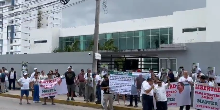 Familiares de taxistas detenidos exigen libertad tras ser acusaciones de homicidio