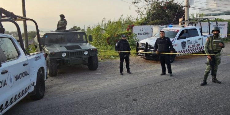 Hombres armados matan a un paciente y dos policías en un hospital de Puebla