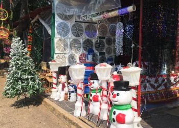 Inicia la venta de artículos navideños en el velódromo de la Deportiva