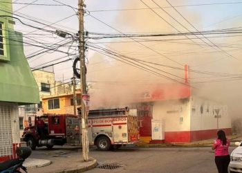 Vecinos de la colonia Municipal denuncian malos olores y plagas tras incendio de abarrotera