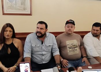 Empresarios denuncian irregularidades en permisos de grúas otorgados por gobierno anterior